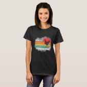ユニークレトロ70sサンセット小さな鶏を育てる tシャツ (正面フル)