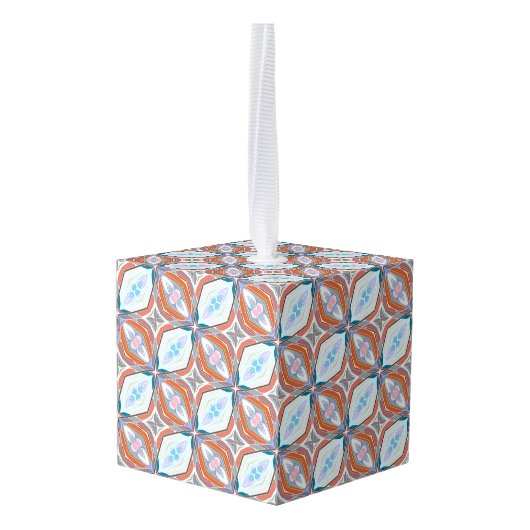 ユニーク錆、ティール（緑がかった色）、ライトブルー&ピンクパターンデザイン キューブオーナメント (裏面アングル)