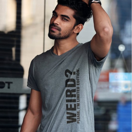 ユニーク風変わりT型 – スタンドアウトスタイル Tシャツ