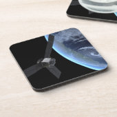 ユノ宇宙船の地球フライバイ中 コースター (左側)