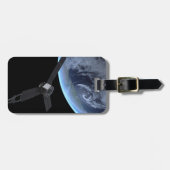 ユノ宇宙船の地球フライバイ中 ラゲッジタグ (正面横)