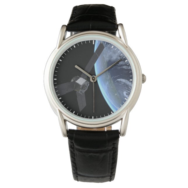 ユノ宇宙船の地球フライバイ中 腕時計 (正面)