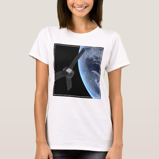 ユノ宇宙船の地球フライバイ中 Tシャツ (正面)