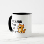 ユモアな猫好きコーヒーマグ - 私は猫のために頑張っている マグカップ (正面左)