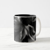 ユリの美しい花 ツートーンマグカップ (正面右)