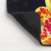 ユリの花（黄色） マウスパッド (コーナー)