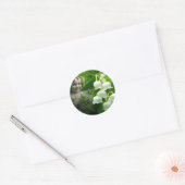 ユリーオブザバレースウィートホワイトベルフラワーブーケ ラウンドシール (封筒)