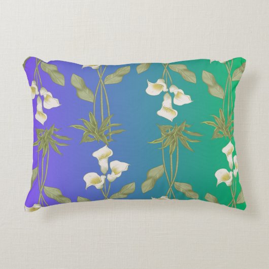 ユリ花の白い花柄 アクセントクッション (正面)