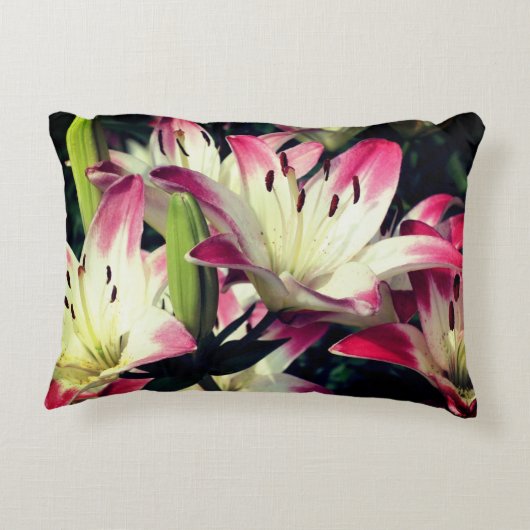 ユリ赤と白の花 アクセントクッション (裏面)