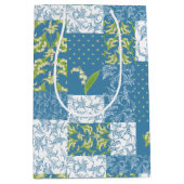 ユリ・オブ・ザ・バレーブルーのパッチワークフェイクパターン ミディアムペーパーバッグ (正面)