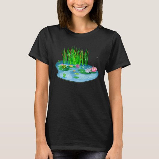 ユリDの上にカエルとスイリの池 Tシャツ (正面)