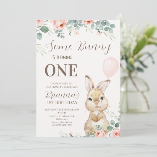 ユーカリとフローラピンクソームバニー誕生日 招待状 (スタンド正面)