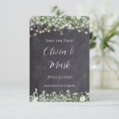 ユーカリのグリーン セーブ・ザ・デート | ラスティック ボタニカル エンクロージャーカード (スタンド正面)