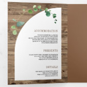 ユーカリの木の十字架は一つのカトリックの結婚中 三つ折り招待状 (内部最初)