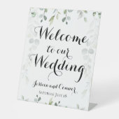 ユーカリの緑のつる植物は私たちの結婚の 台座サイン (正面)