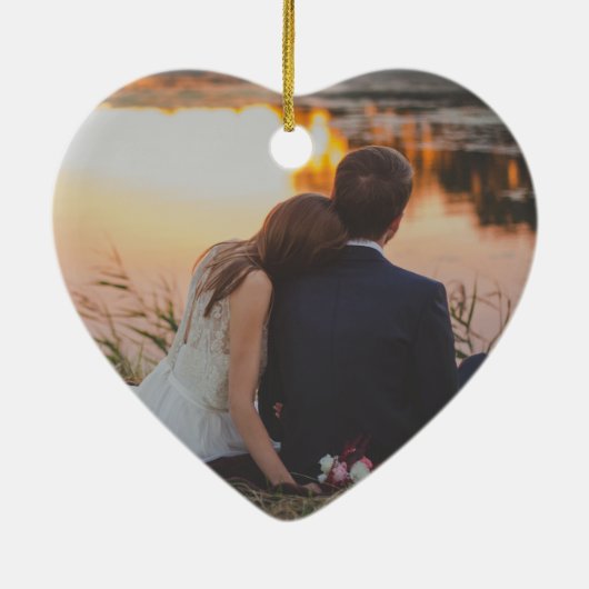 ユーカリ緑の初めてのクリスマス結婚した写真 セラミックオーナメント (裏面)