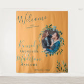 ユーカリ・マリーゴールドのエンゲージメントパーティーの写真 タペストリー (正面)