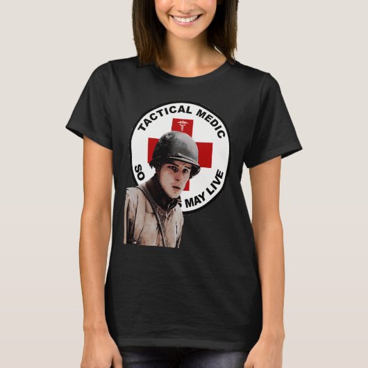ユージン・ロー軍医 Tシャツ (正面)