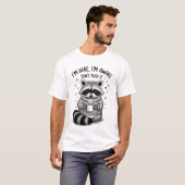 「ユーチューブで人気の曲！アライグマのかわいい歩き方とその精神」 Tシャツ (正面フル)