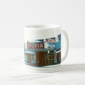 ユートピアの劇場及びロジャースのマグ コーヒーマグカップ (正面右)