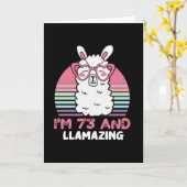 ユーモアあふれるかわいいラマ 73歳の誕生日プレゼント 女性へ カード (黄色い花)