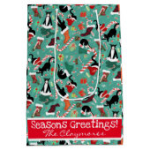 ユーモアあふれる猫と靴下のカスタム ミディアム ギフトバッグ (裏面)