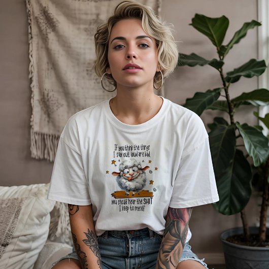 ユーモアあふれる皮肉が書かれた羊 Tシャツ