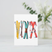 ユーモアたっぷりのスキー カラフルなスキー スキーヤー ポストカード (スタンド正面)