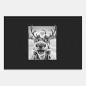 ユーモアたっぷりのトナカイの自撮り写真のクリスマスサンタ ラッピングペーパーシート (正面)