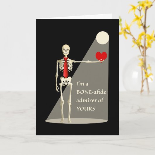 ユーモアたっぷりのバレンタインデーのスケルトン、骨の底からのファン カード (黄色い花)