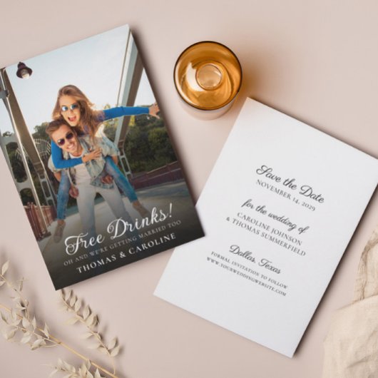 ユーモアたっぷりの写真を使った結婚式の事前お知らせカード 招待状