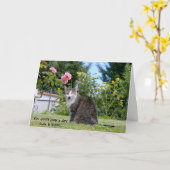 ユーモアのあるな誕生日の虎猫猫 カード (黄色い花)