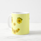 ユーモアのあるサンシャインイエローフラワーズスマイル顔 コーヒーマグカップ (正面左)