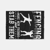 ユーモアのあるフェンシングのデザインで、新しい友達を作って刺す フリースブランケット (正面(横))