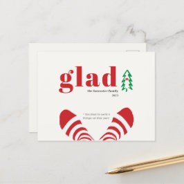 ユーモアのあるミニマリストの赤い靴下の新年 シーズンポストカード