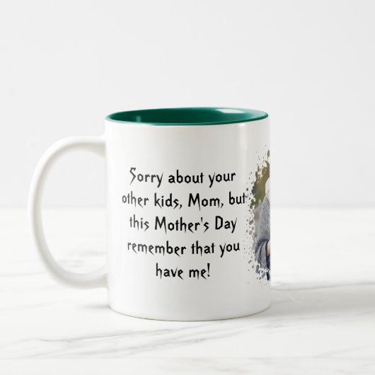 ユーモアのある母の日の娘からのメッセージ ツートーンマグカップ (左)