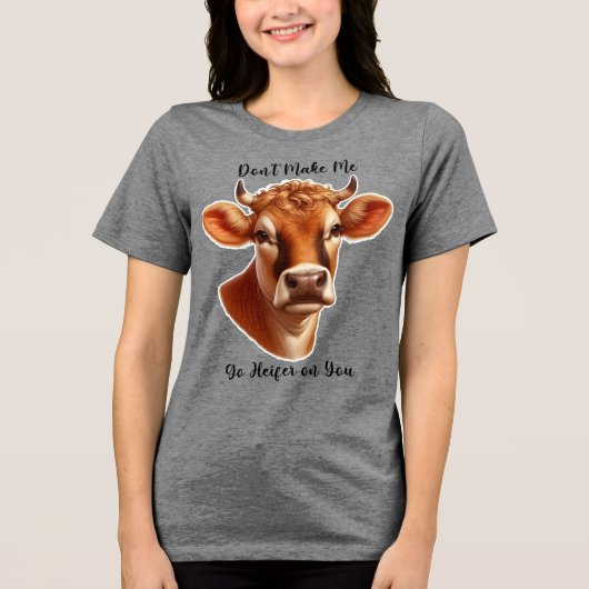 ユーモアのある牛イラストレーション付きよくはしゃぐ文字 トライブレンドＴシャツ (正面)