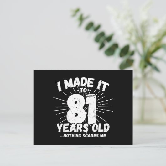 ユーモアのある81歳の誕生日名言 皮肉な81歳 ポストカード (スタンド正面)