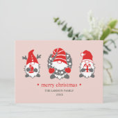 ユーモアのノーム | ピンクのクリスマスホリデー写真 シーズンカード (スタンド正面)