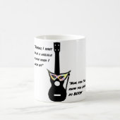 ユーモアの上で育つウクレレ コーヒーマグカップ (中央)