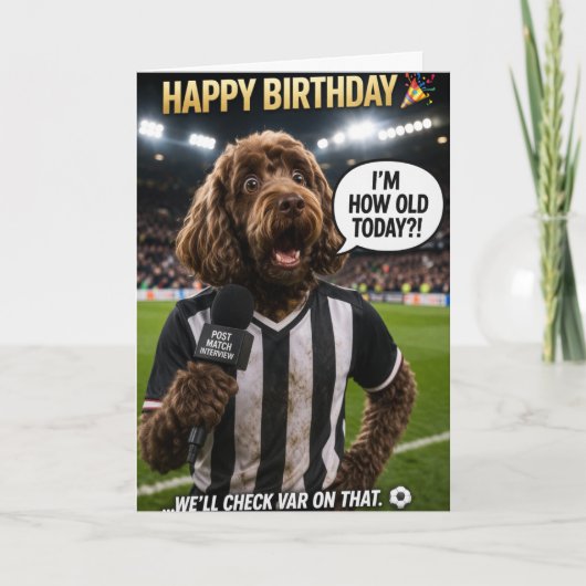 ユーモア溢れるサッカー誕生日カード 犬 VARジョーク カード (正面)