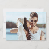 ユーモア溢れるタイポグラフィー フォーマルすぎない結婚式の写真 招待状 (裏面)