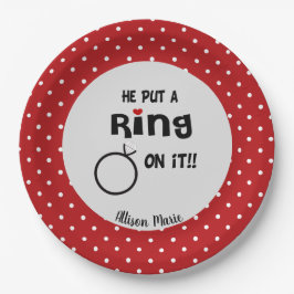 ユーモア溢れるパーソナライズされた「彼は指輪をはめた」 ペーパープレート