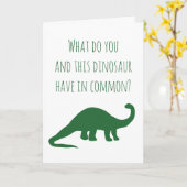 ユーモア溢れる恐竜の誕生日カード（ベジタリアン向け） カード (黄色い花)