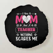 ユーモア溢れる教師ママ、教師ママのユーモア ラウンドクッション (裏面)