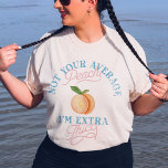ユーモスサッシピーチ体ポジティビティヴィンテージ Tシャツ<br><div class="desc">ユーモアサッシピーチ体ポジティブTシャツで自信を着て夏に足を運ぶ！このグラフィックユーモアのあるティーで体の陽性を受け入れ、湾曲したクイーンに最適。プラスサイズの愛する人のための思慮深い贈り物だ。私たちのヴィンテージの美学は、どんな服にもレトロな魅力のtouchを追加する。祝お前のカーブと衣服の拡散！</div>