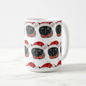 ユーモラスなクリスマスの黒猫の水彩画 コーヒーマグカップ (正面右)