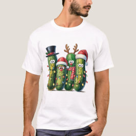 ユーモラスなクリスマスピクルスファミリーのサンタ帽子とイルミネーションアート Tシャツ