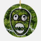 ユーモラスなスカルモンスターのイラスト セラミックオーナメント (裏面)