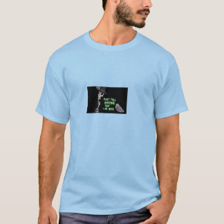ユーモラスなスケルトンのかくれんぼ デザインTシャツ Tシャツ